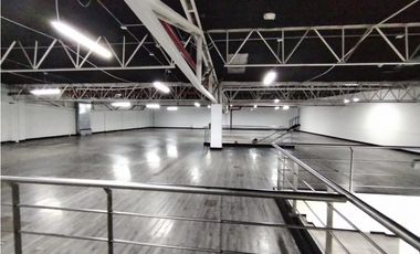 SE ARRIENDA LOCAL EN CAPELLANIA