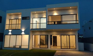 Casa en  venta en fraccionamiento Lomas de Cocoyoc, Morelos