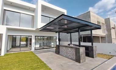 Casa en  venta en fraccionamiento Lomas de Cocoyoc, Morelos