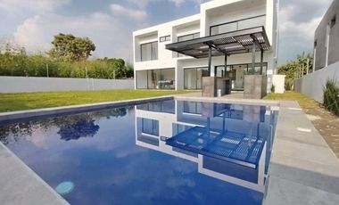 Casa en  venta en fraccionamiento Lomas de Cocoyoc, Morelos