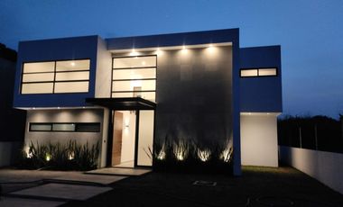 Casa en  venta en fraccionamiento Lomas de Cocoyoc, Morelos