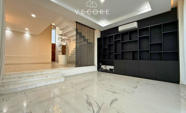 RESIDENCIA EN VENTA EN VILLA VERONA, ZONA DIAMANTE, ZAPOPAN