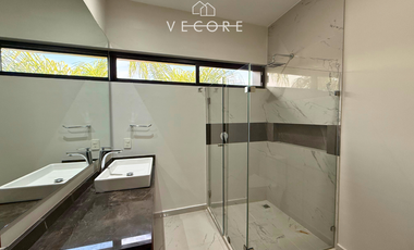 RESIDENCIA EN VENTA EN VILLA VERONA, ZONA DIAMANTE, ZAPOPAN