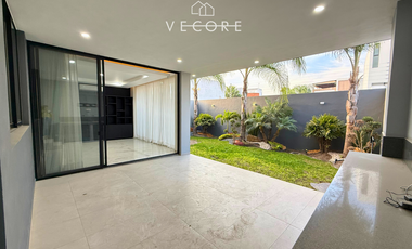 RESIDENCIA EN VENTA EN VILLA VERONA, ZONA DIAMANTE, ZAPOPAN