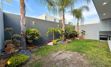 RESIDENCIA EN VENTA EN VILLA VERONA, ZONA DIAMANTE, ZAPOPAN