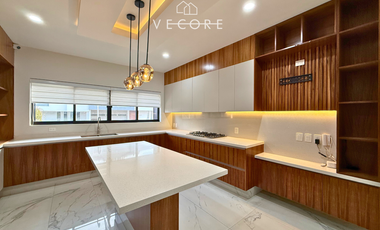 RESIDENCIA EN VENTA EN VILLA VERONA, ZONA DIAMANTE, ZAPOPAN