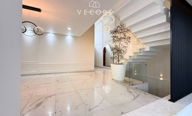 RESIDENCIA EN VENTA EN VILLA VERONA, ZONA DIAMANTE, ZAPOPAN