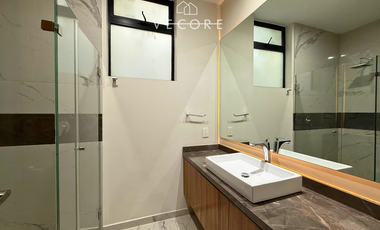 RESIDENCIA EN VENTA EN VILLA VERONA, ZONA DIAMANTE, ZAPOPAN