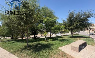 Terreno en Rincón de las Lomas frente a parque