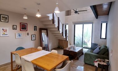 EN VENTA TOWNHOUSE AMUEBLADO EN MONTES DE AMÉ, MÉRIDA