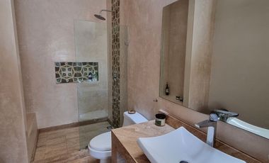 EN VENTA TOWNHOUSE AMUEBLADO EN MONTES DE AMÉ, MÉRIDA