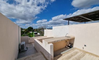 EN VENTA TOWNHOUSE AMUEBLADO EN MONTES DE AMÉ, MÉRIDA