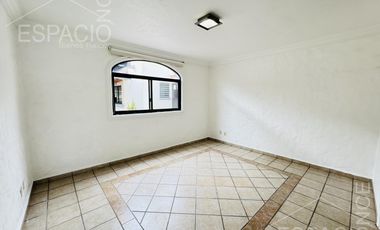 Casa en Fraccionamiento Lomas de Atzingo