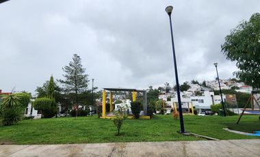 Casa en Venta Altozano con área verde en fraccionamiento privado