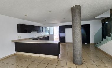 Casa en Venta Altozano con área verde en fraccionamiento privado