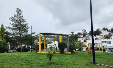 Casa en Venta Altozano con área verde en fraccionamiento privado