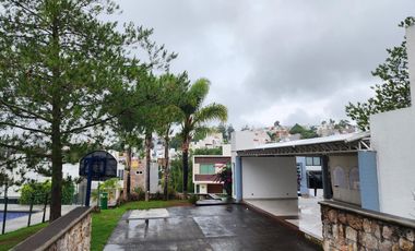 Casa en Venta Altozano con área verde en fraccionamiento privado