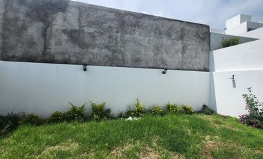Casa en Venta Altozano con área verde en fraccionamiento privado