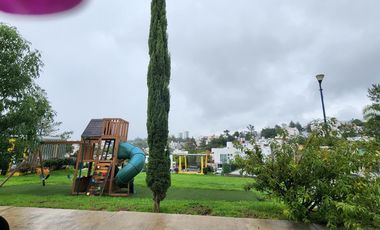 Casa en Venta Altozano con área verde en fraccionamiento privado