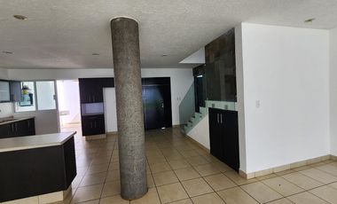 Casa en Venta Altozano con área verde en fraccionamiento privado