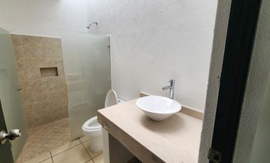 Casa en Venta Altozano con área verde en fraccionamiento privado