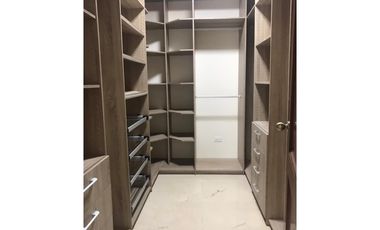 Casa en alquiler en clayton en los senderos de camino de cruces