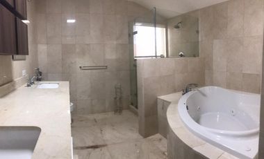 Casa en alquiler en clayton en los senderos de camino de cruces