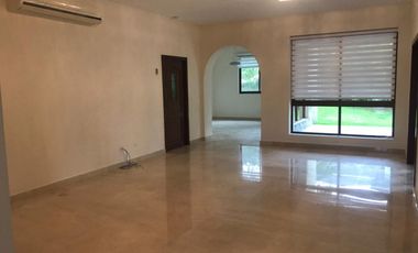 Casa en alquiler en clayton en los senderos de camino de cruces