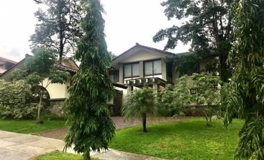 Casa en alquiler en clayton en los senderos de camino de cruces