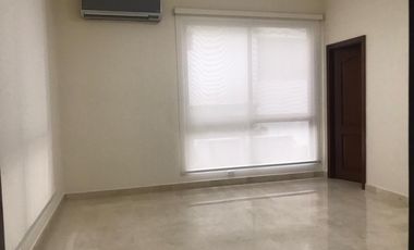 Casa en alquiler en clayton en los senderos de camino de cruces