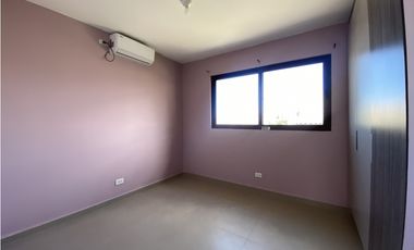 Casa en  Alquiler o Venta  – Brisas del Golf, PH Golf Gardens - LH 