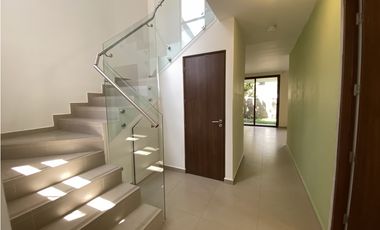 Casa en  Alquiler o Venta  – Brisas del Golf, PH Golf Gardens - LH 