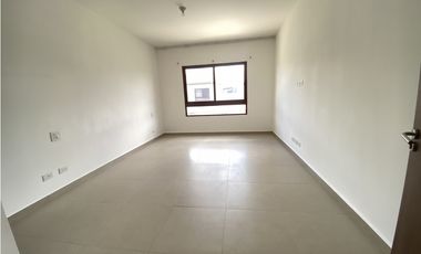 Casa en  Alquiler o Venta  – Brisas del Golf, PH Golf Gardens - LH 