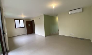 Casa en  Alquiler o Venta  – Brisas del Golf, PH Golf Gardens - LH 