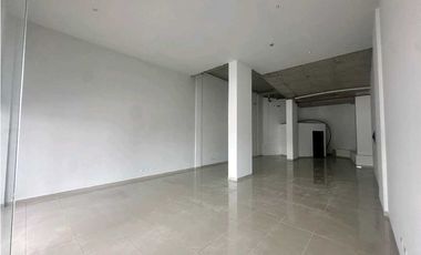 LOCAL COMERCIAL EN PARQUE LEFEVRE A PASOS DE WAIKIKI ESQUINA 137M2