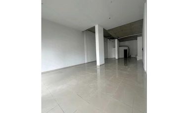 LOCAL COMERCIAL EN PARQUE LEFEVRE A PASOS DE WAIKIKI ESQUINA 137M2