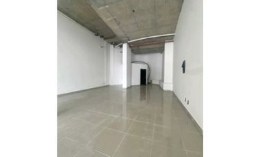 LOCAL COMERCIAL EN PARQUE LEFEVRE A PASOS DE WAIKIKI ESQUINA 137M2