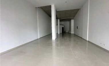 LOCAL COMERCIAL EN PARQUE LEFEVRE A PASOS DE WAIKIKI ESQUINA 137M2
