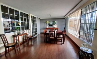 VENDO HERMOSA CASA EN LA ALAMEDA