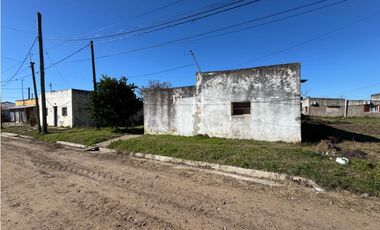 Vendo Casa a reciclar en Caseros, Entre Ríos