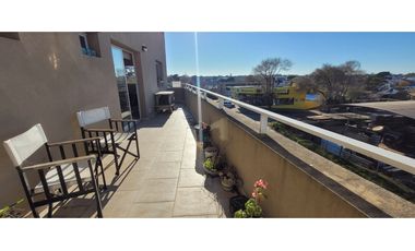 Vendo departamento 3 Amb con Gas Natural, cochera y Balcón