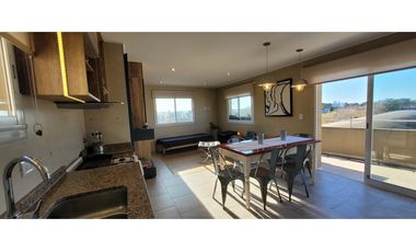 Vendo departamento 3 Amb con Gas Natural, cochera y Balcón