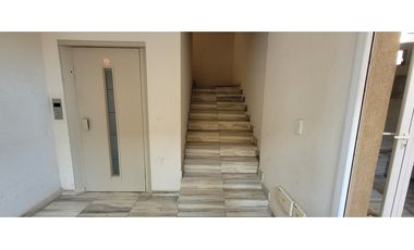 Vendo departamento 3 Amb con Gas Natural, cochera y Balcón