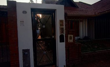 Departamento Tipo Casa en venta en Remedios de Escalada Este