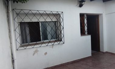 Departamento Tipo Casa en venta en Remedios de Escalada Este
