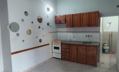 Departamento Tipo Casa en venta en Remedios de Escalada Este