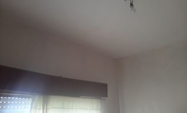 CASA EN VENTA, 4 AMBIENTES , LUIS GUILLON