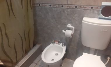 CASA EN VENTA, 4 AMBIENTES , LUIS GUILLON