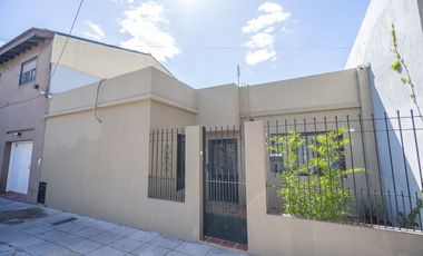 VENTA CASA HAEDO 3 AMB RECICLADA - APTO CREDITO