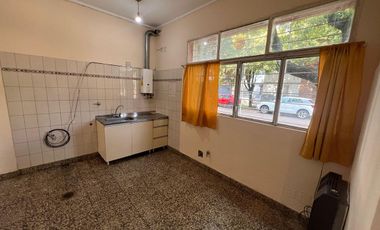 VENTA CASA 2 DORM + DPTO 1 DORM